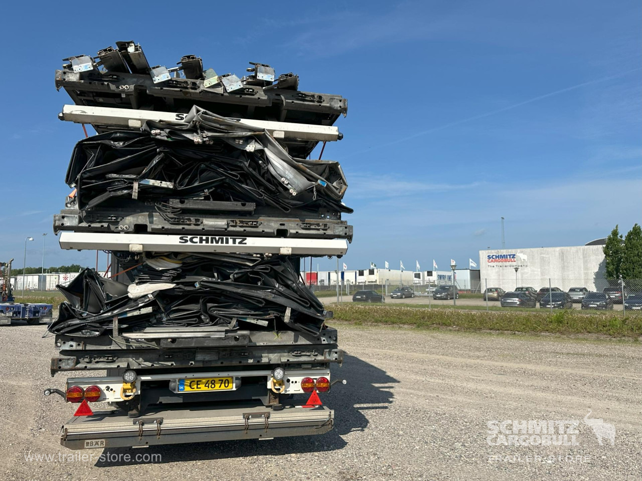 SCHMITZ Curtainsider Standard - Planenauflieger: das Bild 4 SCHMITZ Curtainsider Standard - Planenauflieger: das Bild 4