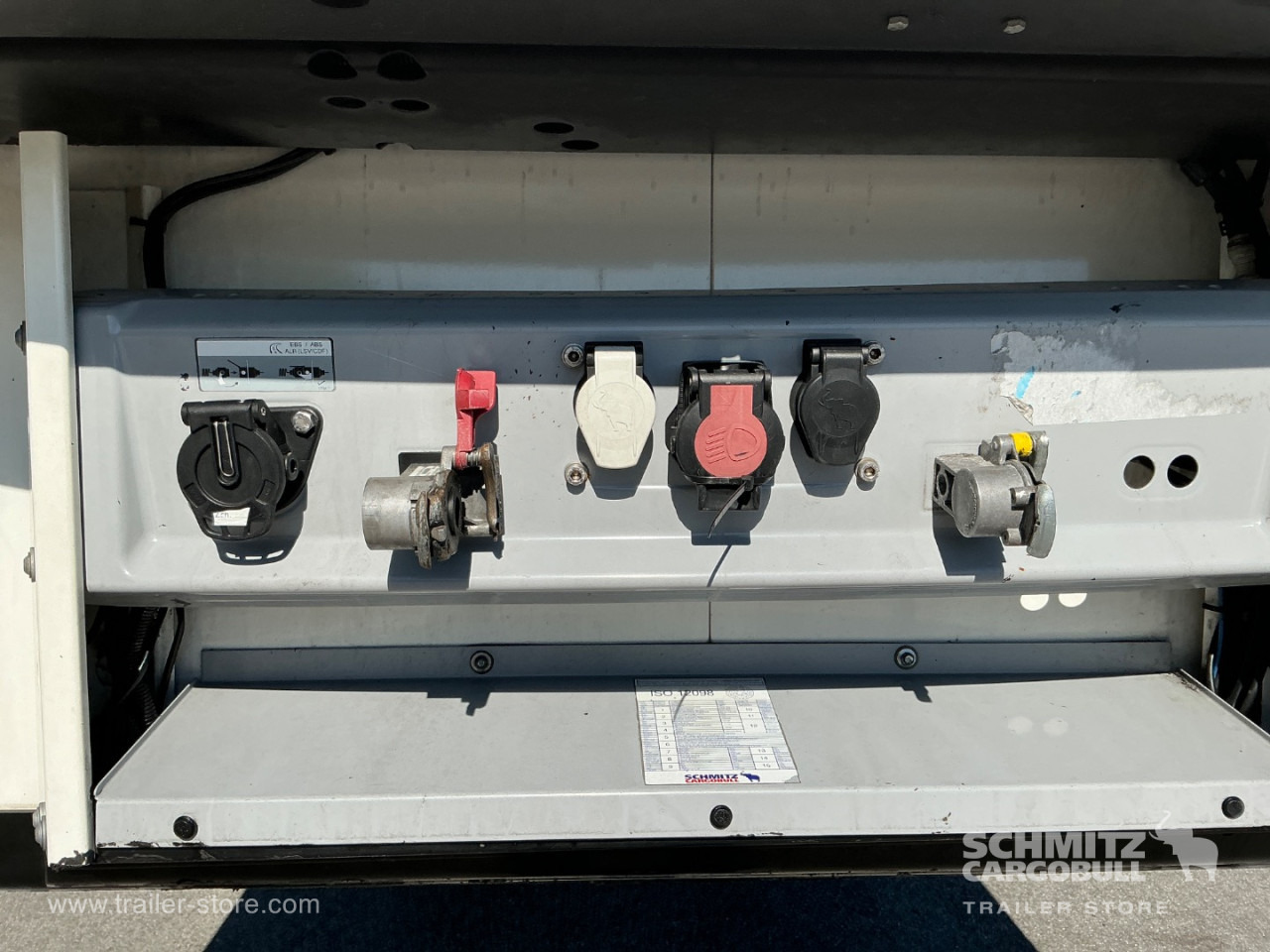 SCHMITZ Reefer Meat hanging system - Isotherm Auflieger: das Bild 4 SCHMITZ Reefer Meat hanging system - Isotherm Auflieger: das Bild 4