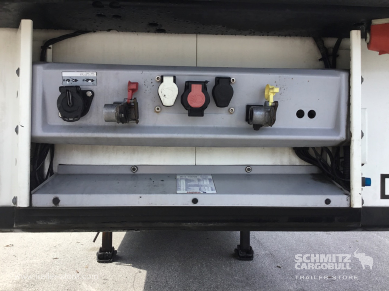 SCHMITZ Reefer Meat hanging system - Isotherm Auflieger: das Bild 4 SCHMITZ Reefer Meat hanging system - Isotherm Auflieger: das Bild 4