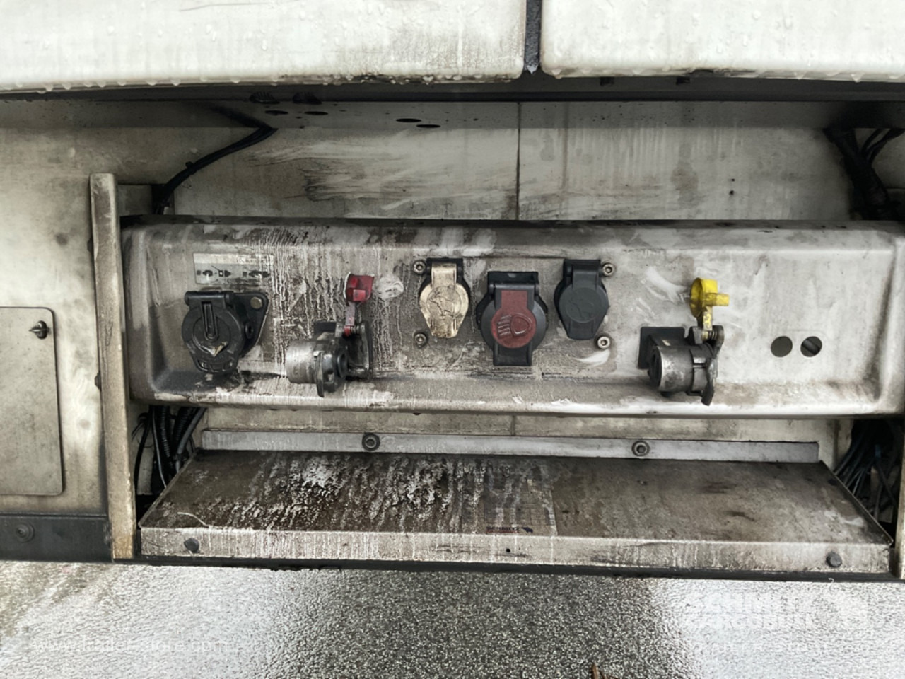 SCHMITZ Reefer Multitemp Double deck - Isotherm Auflieger: das Bild 2 SCHMITZ Reefer Multitemp Double deck - Isotherm Auflieger: das Bild 2