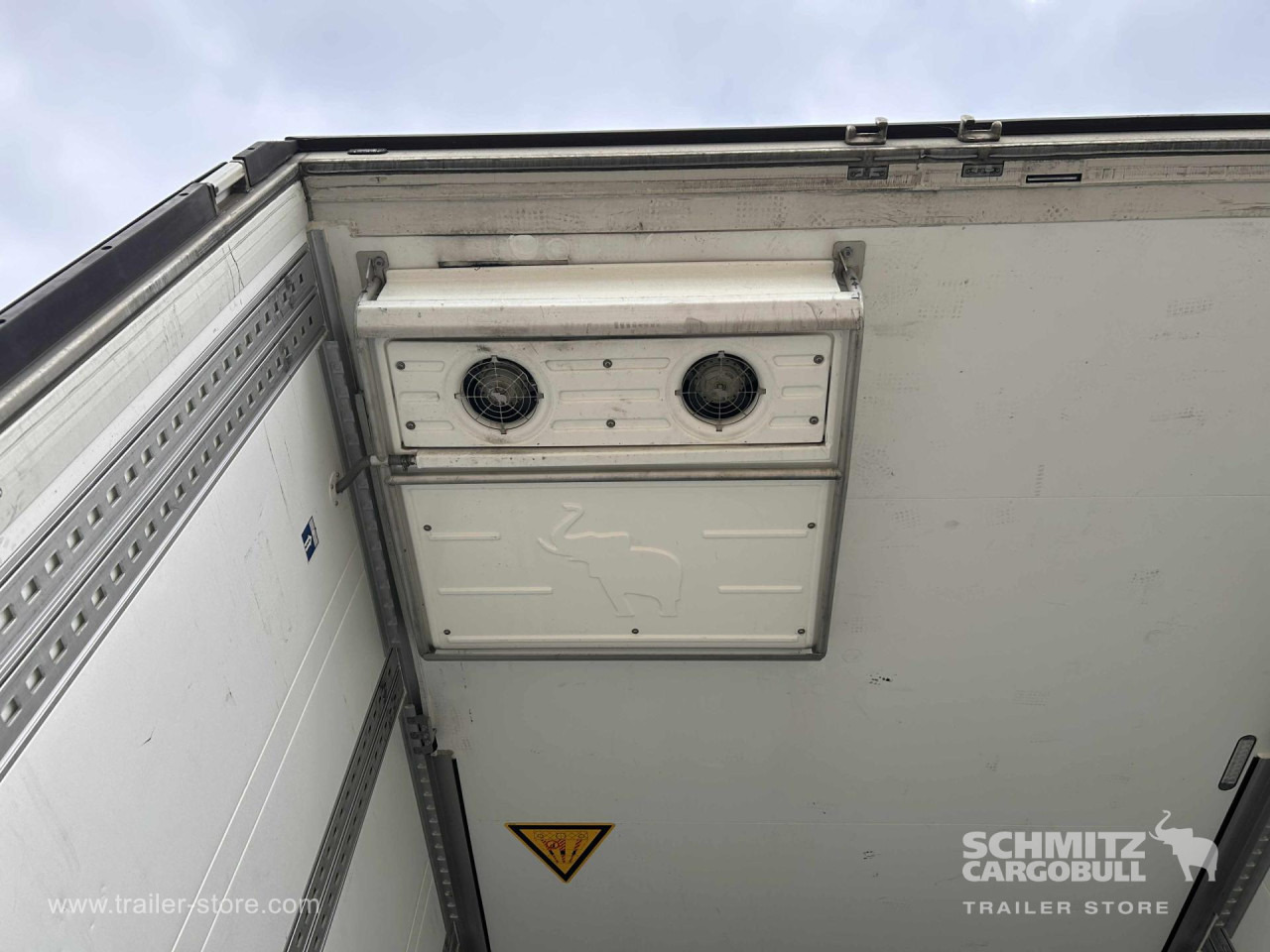 SCHMITZ Reefer Multitemp Double deck - Isotherm Auflieger: das Bild 3 SCHMITZ Reefer Multitemp Double deck - Isotherm Auflieger: das Bild 3