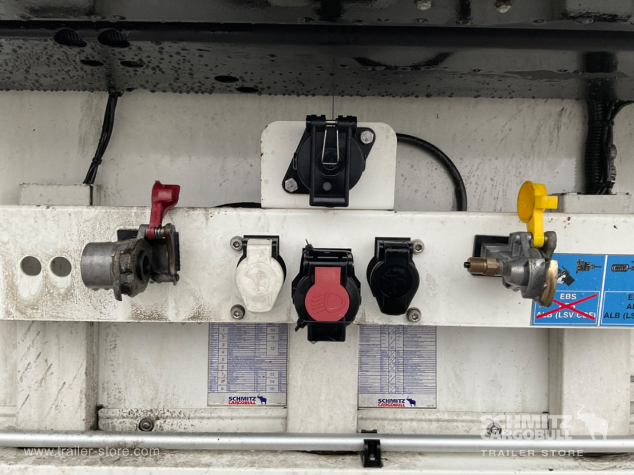 SCHMITZ Reefer Multitemp Double deck - Isotherm Auflieger: das Bild 4 SCHMITZ Reefer Multitemp Double deck - Isotherm Auflieger: das Bild 4