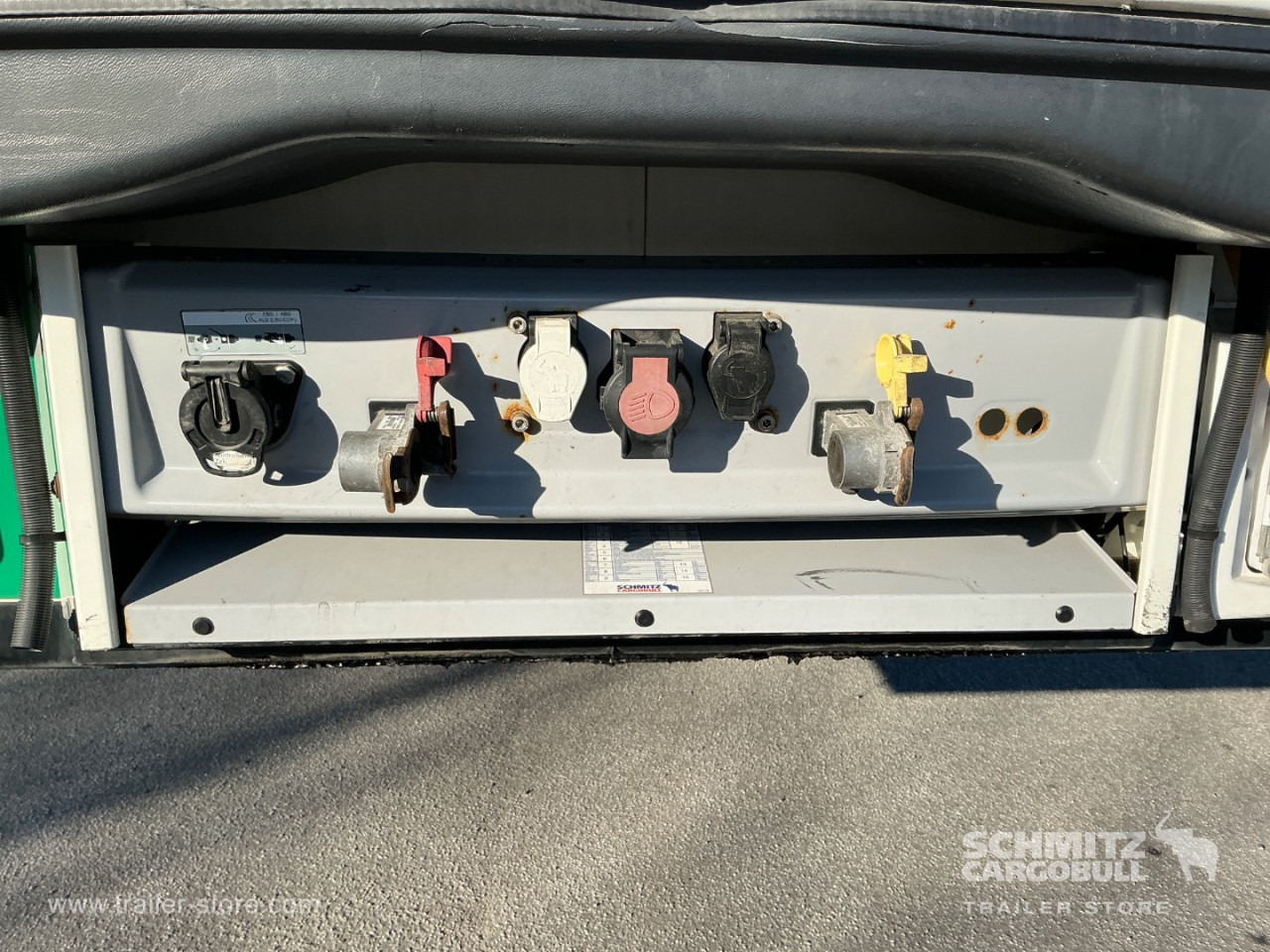 SCHMITZ Reefer Standard - Isotherm Auflieger: das Bild 4 SCHMITZ Reefer Standard - Isotherm Auflieger: das Bild 4