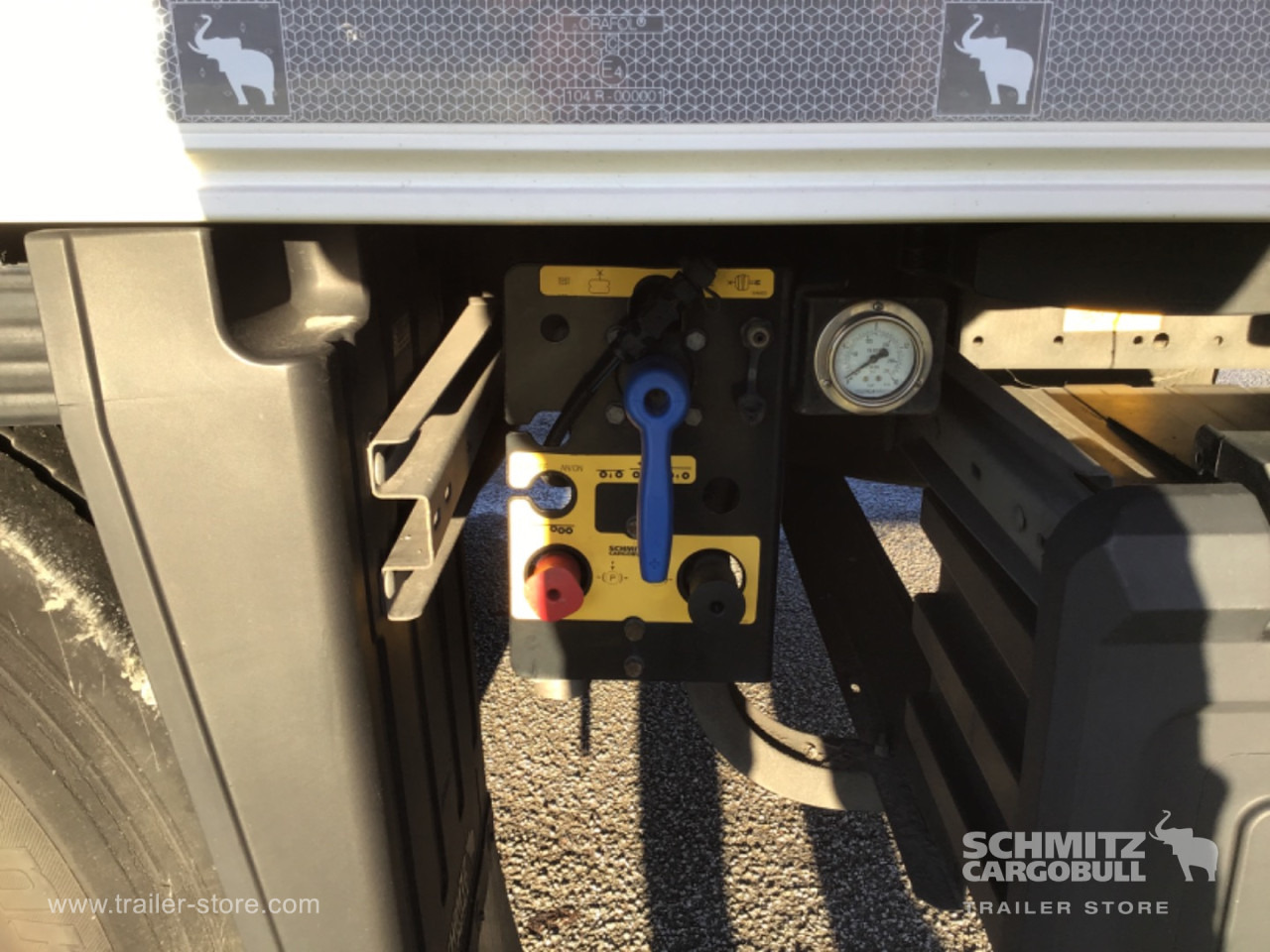 SCHMITZ Reefer Standard Double deck - Isotherm Auflieger: das Bild 3 SCHMITZ Reefer Standard Double deck - Isotherm Auflieger: das Bild 3