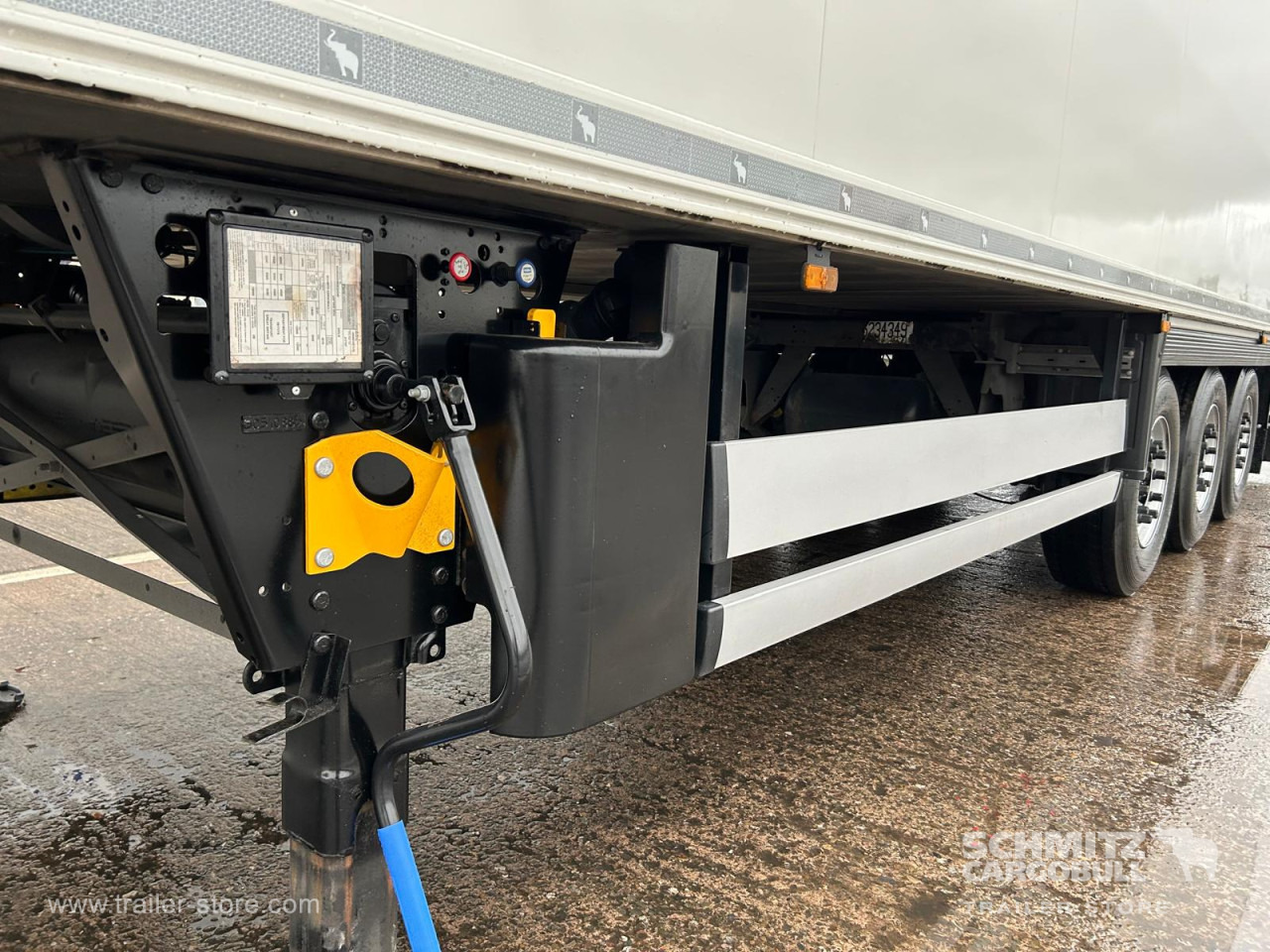 SCHMITZ Reefer Multitemp - Isotherm Auflieger: das Bild 2 SCHMITZ Reefer Multitemp - Isotherm Auflieger: das Bild 2