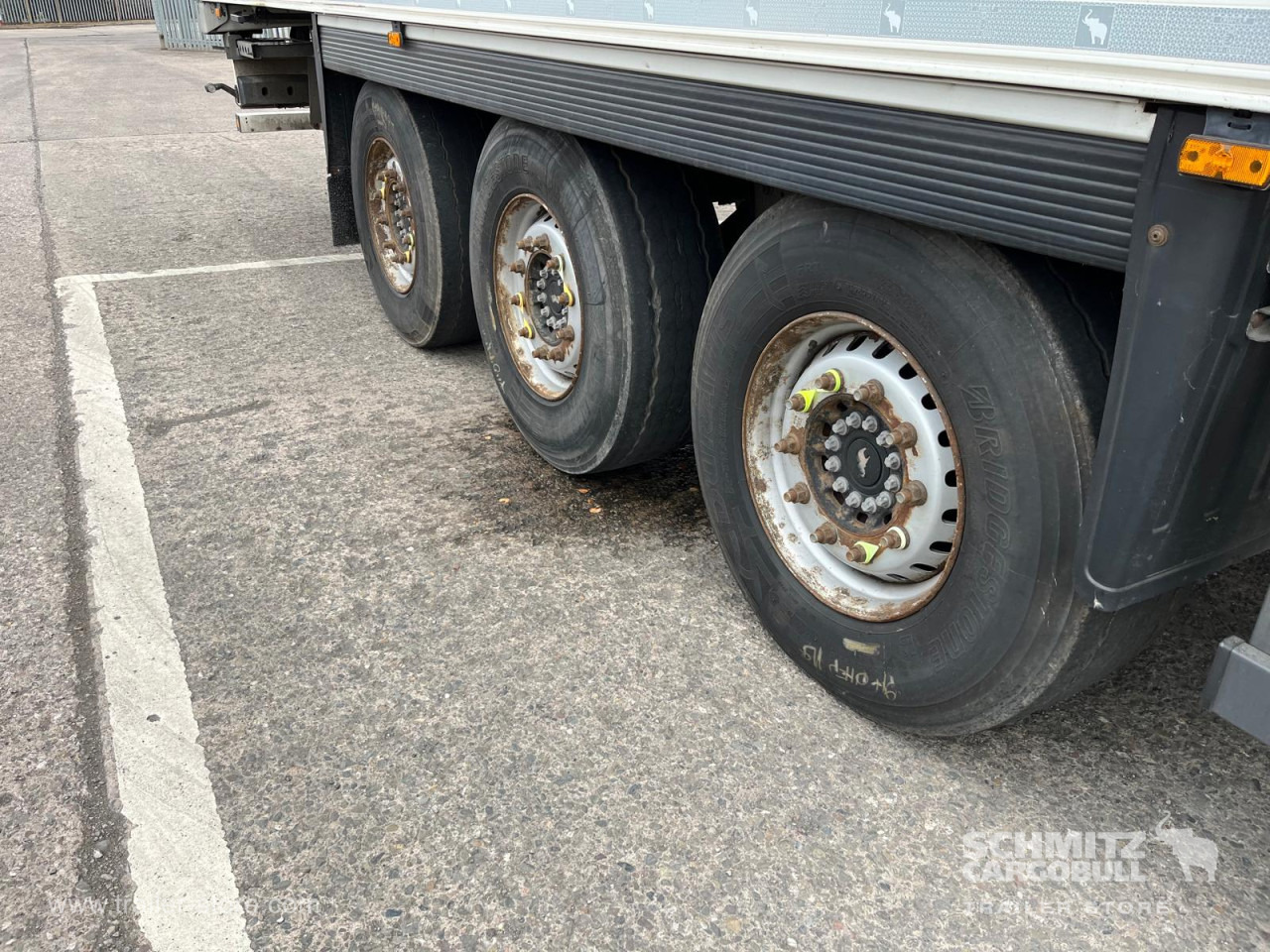 SCHMITZ Reefer Multitemp - Isotherm Auflieger: das Bild 2 SCHMITZ Reefer Multitemp - Isotherm Auflieger: das Bild 2