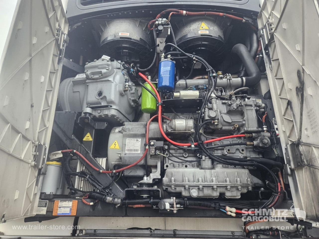 SCHMITZ Reefer Multitemp Taillift - Isotherm Auflieger: das Bild 2 SCHMITZ Reefer Multitemp Taillift - Isotherm Auflieger: das Bild 2