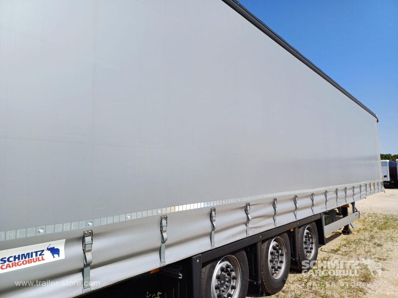 SCHMITZ Curtainsider Mega - Planenauflieger: das Bild 4 SCHMITZ Curtainsider Mega - Planenauflieger: das Bild 4