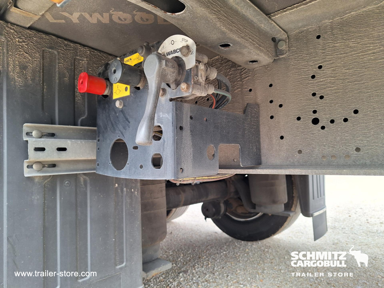 SCHMITZ Curtainsider Mega - Planenauflieger: das Bild 4 SCHMITZ Curtainsider Mega - Planenauflieger: das Bild 4