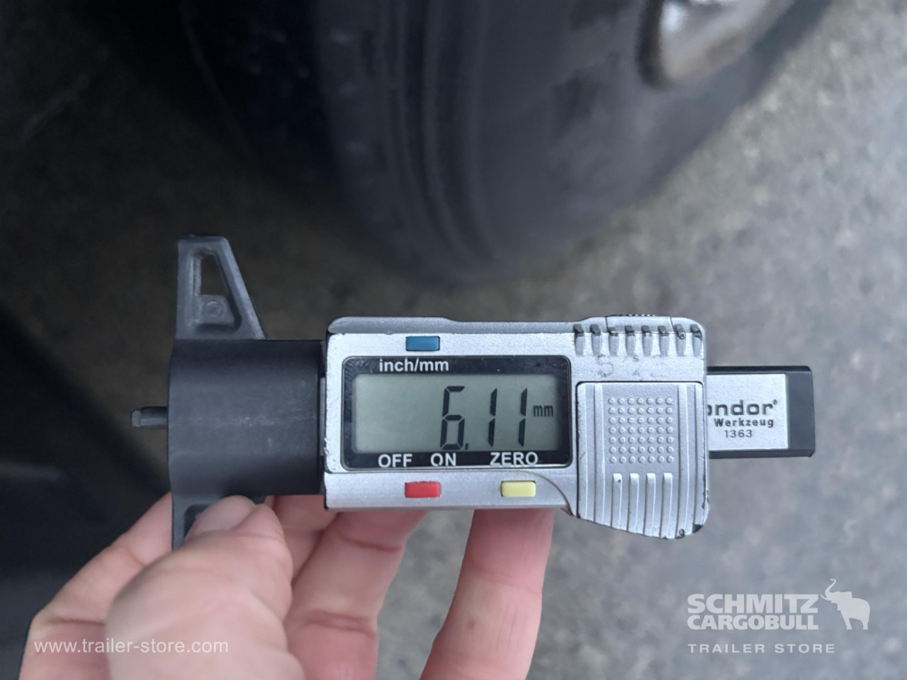 SCHMITZ Curtainsider Mega - Planenauflieger: das Bild 3 SCHMITZ Curtainsider Mega - Planenauflieger: das Bild 3