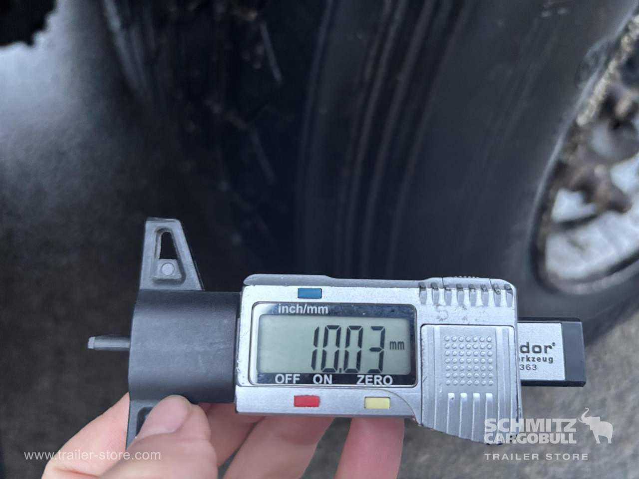 SCHMITZ Curtainsider Mega - Planenauflieger: das Bild 2 SCHMITZ Curtainsider Mega - Planenauflieger: das Bild 2