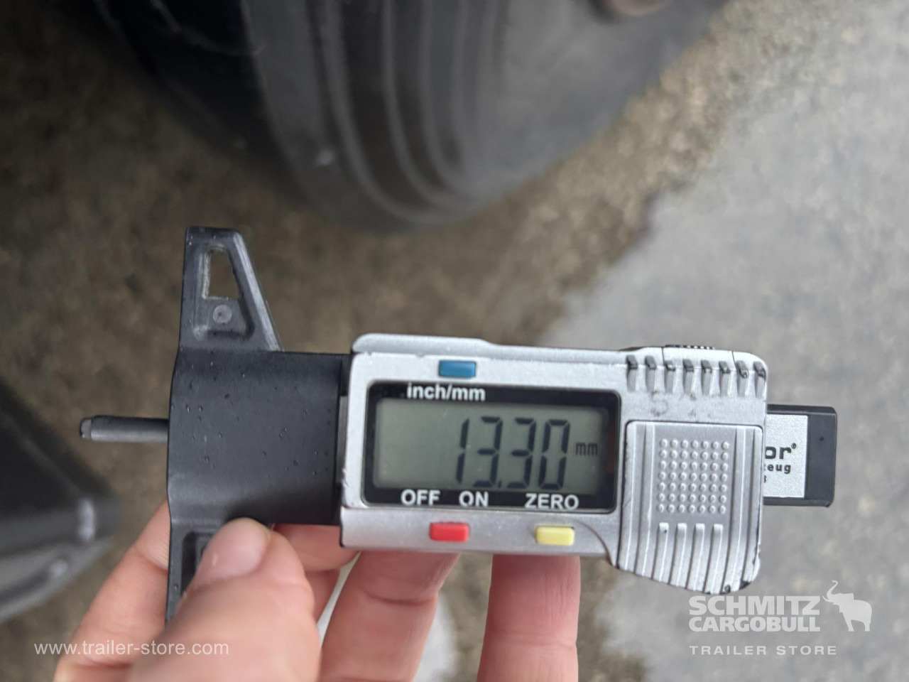 SCHMITZ Curtainsider Mega - Planenauflieger: das Bild 2 SCHMITZ Curtainsider Mega - Planenauflieger: das Bild 2