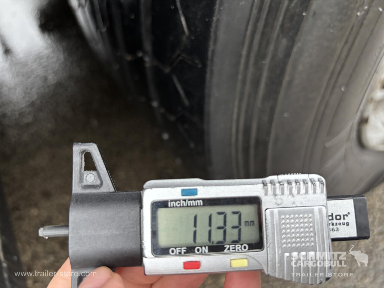 SCHMITZ Curtainsider Mega - Planenauflieger: das Bild 2 SCHMITZ Curtainsider Mega - Planenauflieger: das Bild 2