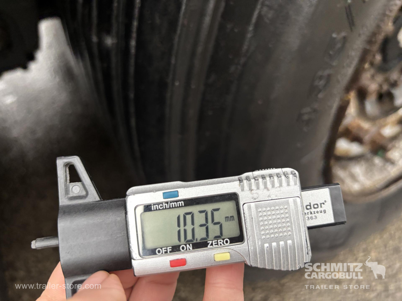 SCHMITZ Curtainsider Mega - Planenauflieger: das Bild 2 SCHMITZ Curtainsider Mega - Planenauflieger: das Bild 2