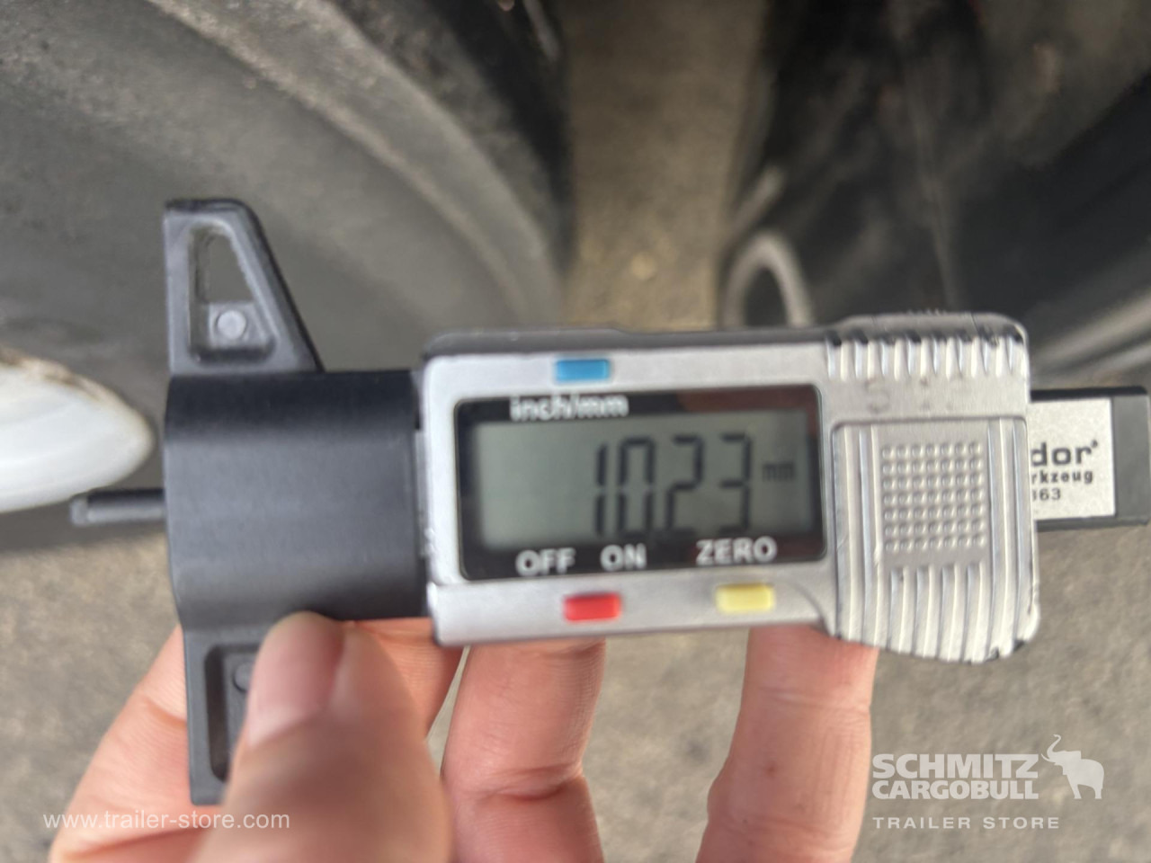 SCHMITZ Curtainsider Standard - Planenauflieger: das Bild 4 SCHMITZ Curtainsider Standard - Planenauflieger: das Bild 4