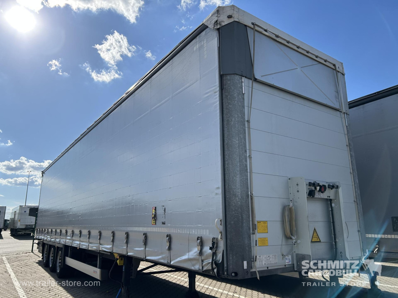 SCHMITZ Curtainsider Mega - Planenauflieger: das Bild 1 SCHMITZ Curtainsider Mega - Planenauflieger: das Bild 1