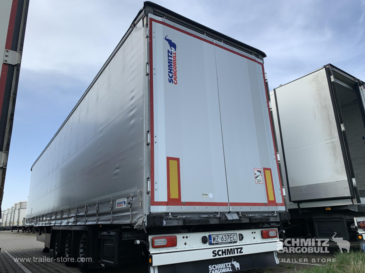 SCHMITZ Curtainsider Mega - Planenauflieger: das Bild 2 SCHMITZ Curtainsider Mega - Planenauflieger: das Bild 2