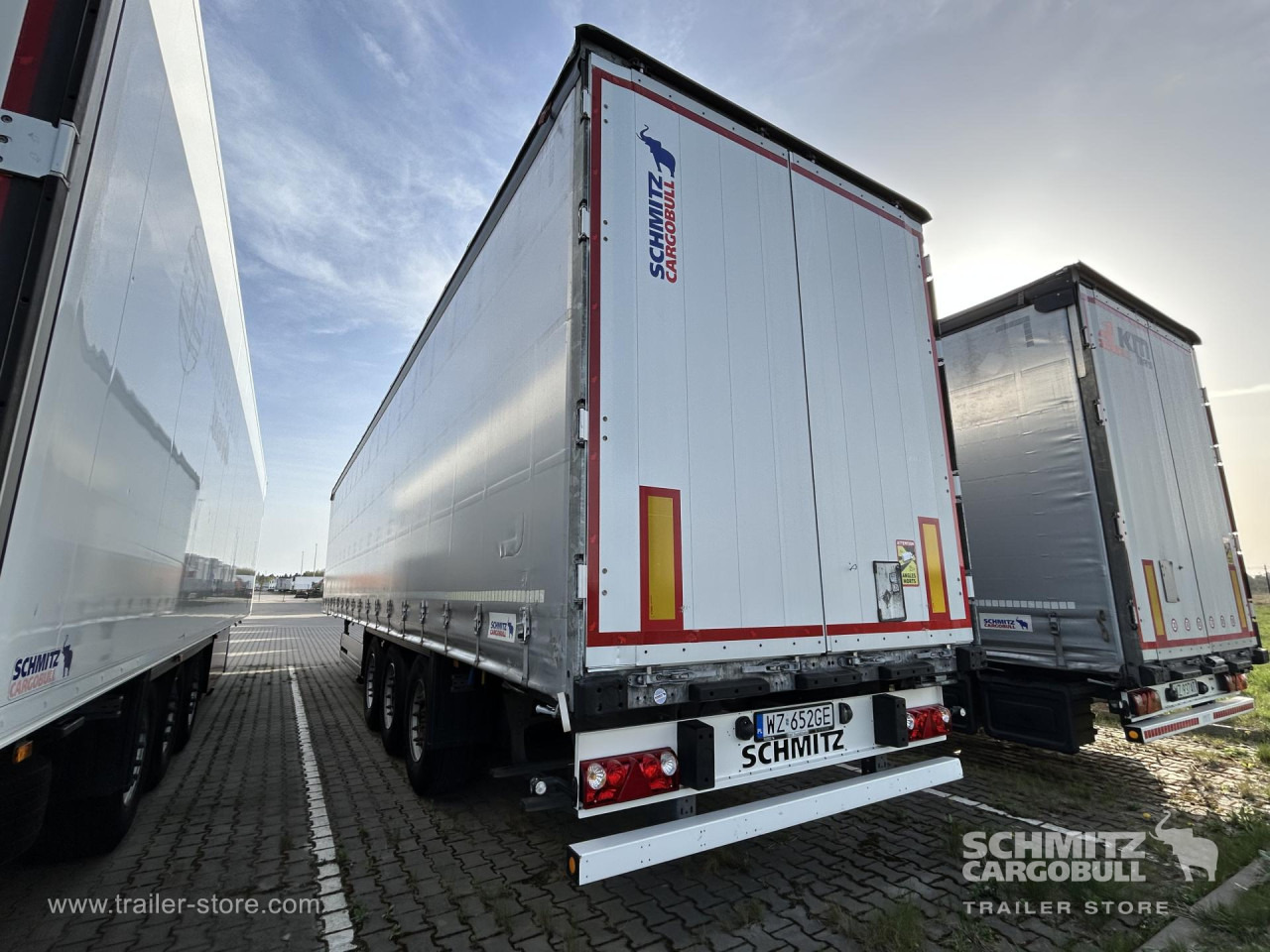 SCHMITZ Curtainsider Standard - Planenauflieger: das Bild 2 SCHMITZ Curtainsider Standard - Planenauflieger: das Bild 2