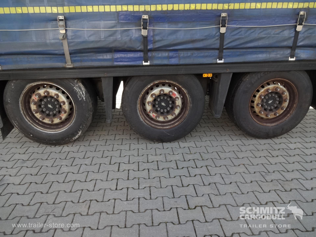 Planenauflieger SCHMITZ Curtainsider Varios: das Bild 11