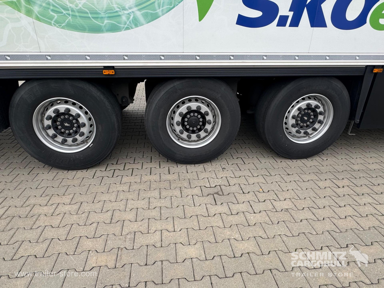 SCHMITZ Reefer Multitemp - Isotherm Auflieger: das Bild 2 SCHMITZ Reefer Multitemp - Isotherm Auflieger: das Bild 2