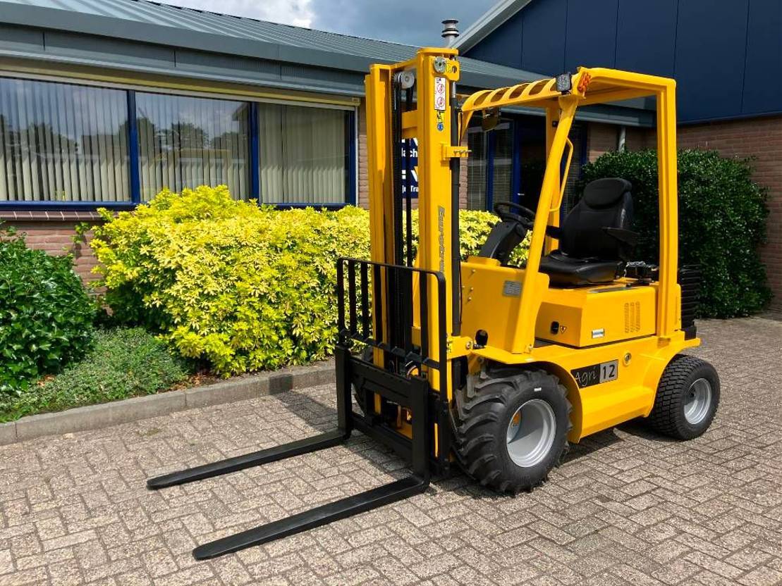 Eurotrac AGRI 12 - Gabelstapler: das Bild 1 Eurotrac AGRI 12 - Gabelstapler: das Bild 1