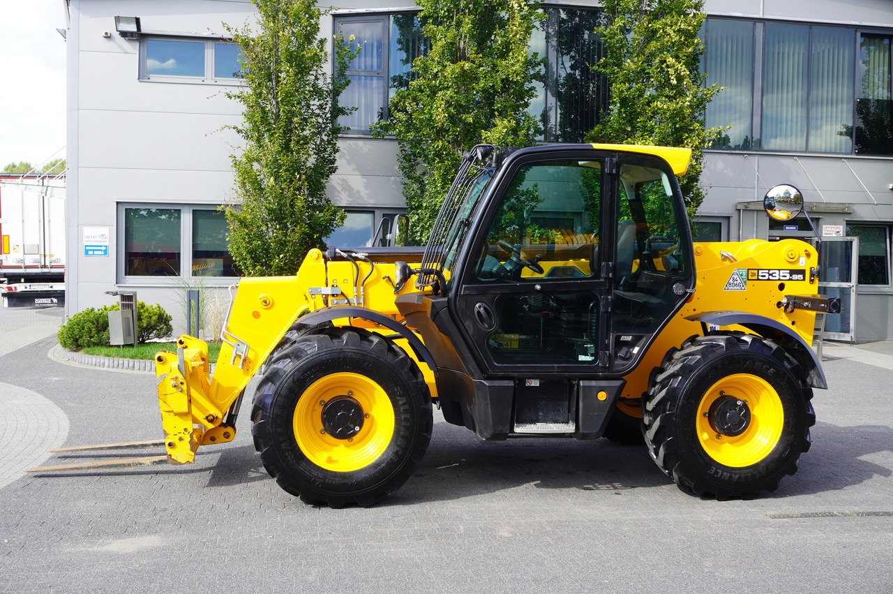 JCB 535-95 / 3.5 T / range 9.5 m / 700 MTH! - Teleskopradlader: das Bild 4 JCB 535-95 / 3.5 T / range 9.5 m / 700 MTH! - Teleskopradlader: das Bild 4