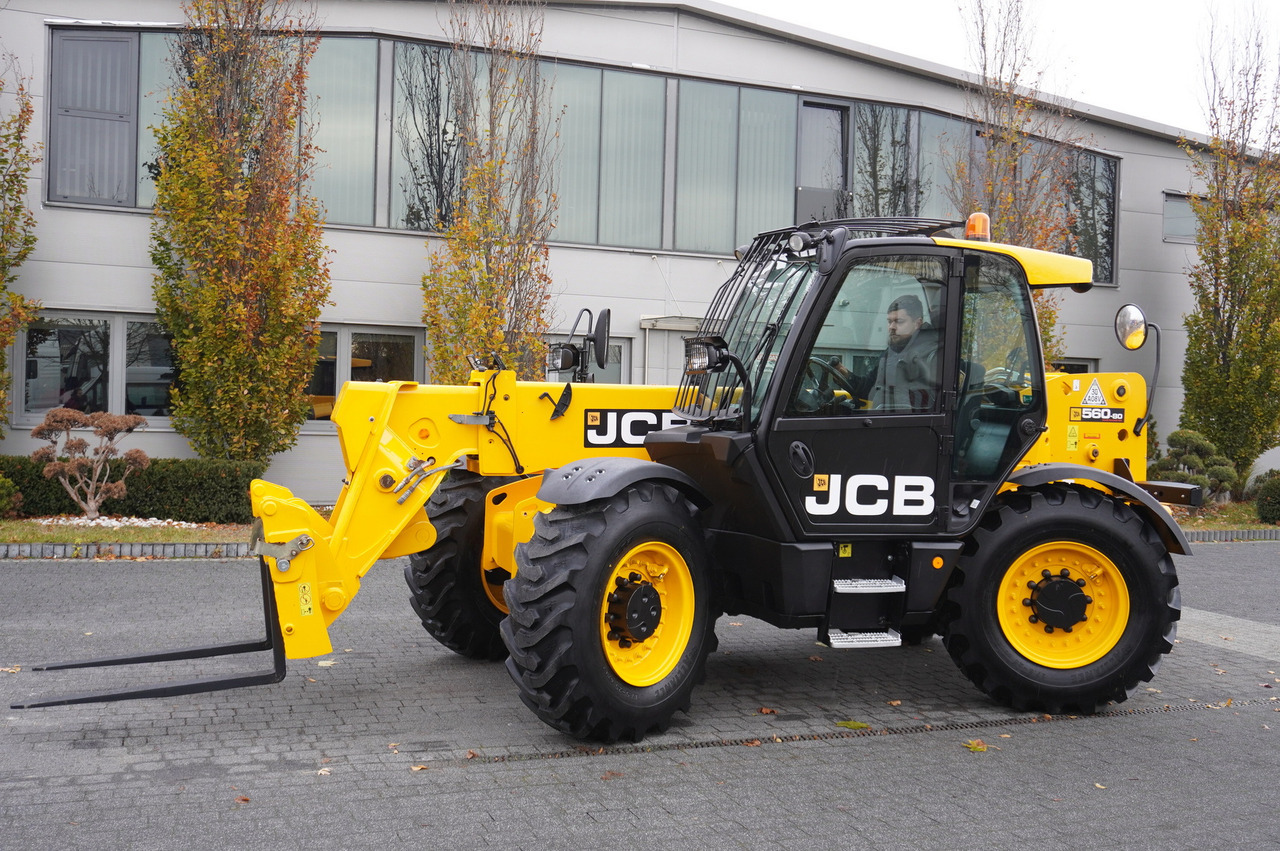JCB 560-80 / 6 ton lifting capacity / power 146 HP - Teleskopradlader: das Bild 3 JCB 560-80 / 6 ton lifting capacity / power 146 HP - Teleskopradlader: das Bild 3