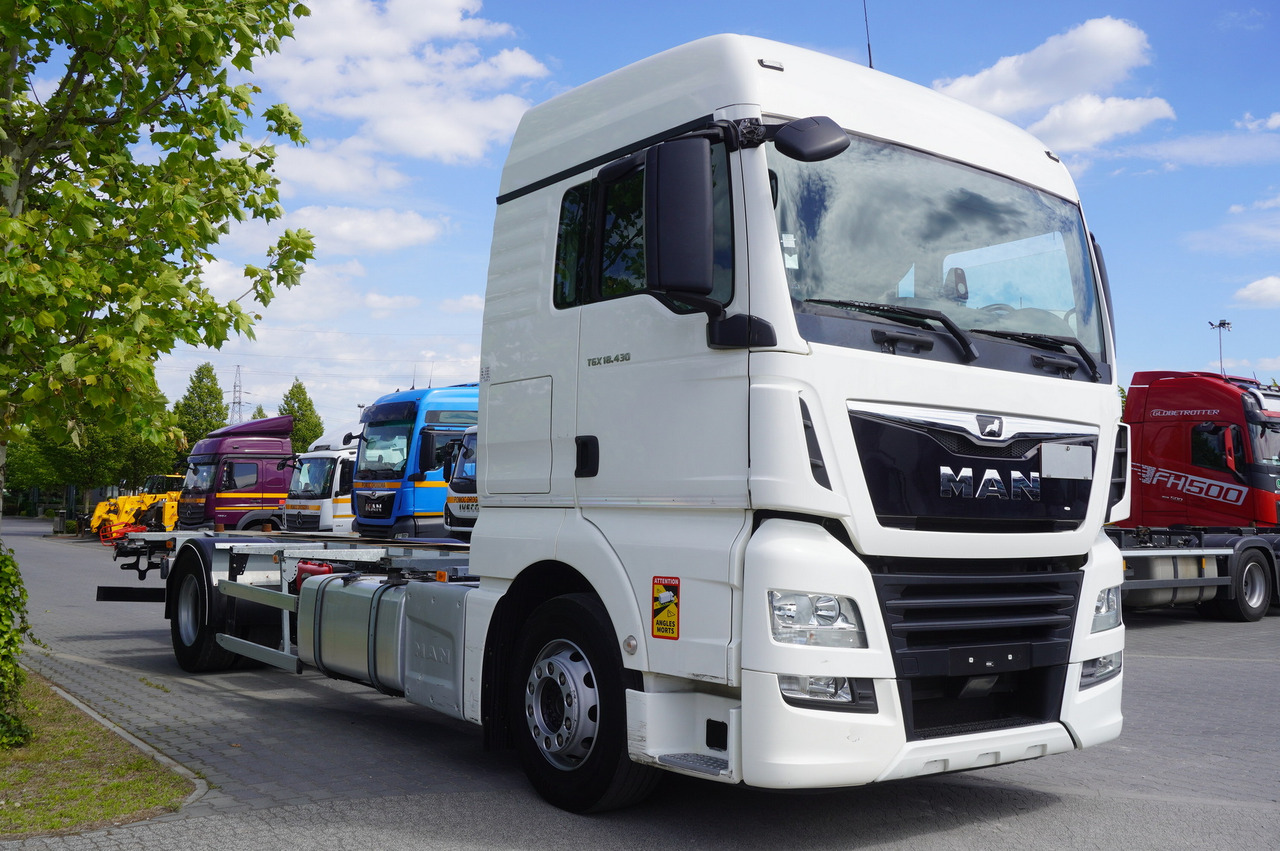 MAN TGX 18.430 / BDF 7.5 m / sleeping cab / 2021 - Containerwagen/ Wechselfahrgestell LKW: das Bild 4 MAN TGX 18.430 / BDF 7.5 m / sleeping cab / 2021 - Containerwagen/ Wechselfahrgestell LKW: das Bild 4