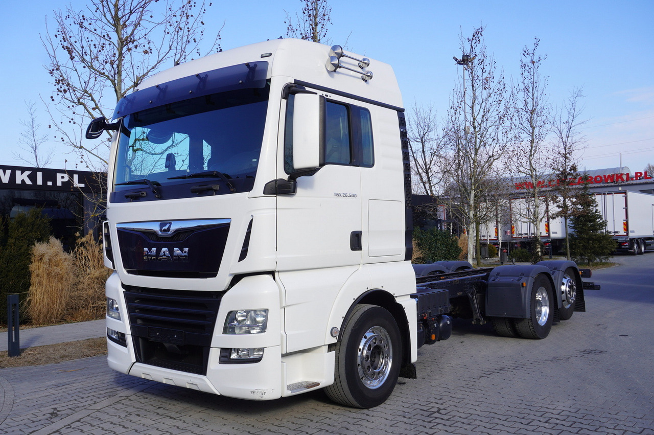 MAN TGX 26,500 / 500 HP / steering 3rd axle / 20 t cap. / Chassis 6.5 m - Fahrgestell LKW: das Bild 3 MAN TGX 26,500 / 500 HP / steering 3rd axle / 20 t cap. / Chassis 6.5 m - Fahrgestell LKW: das Bild 3