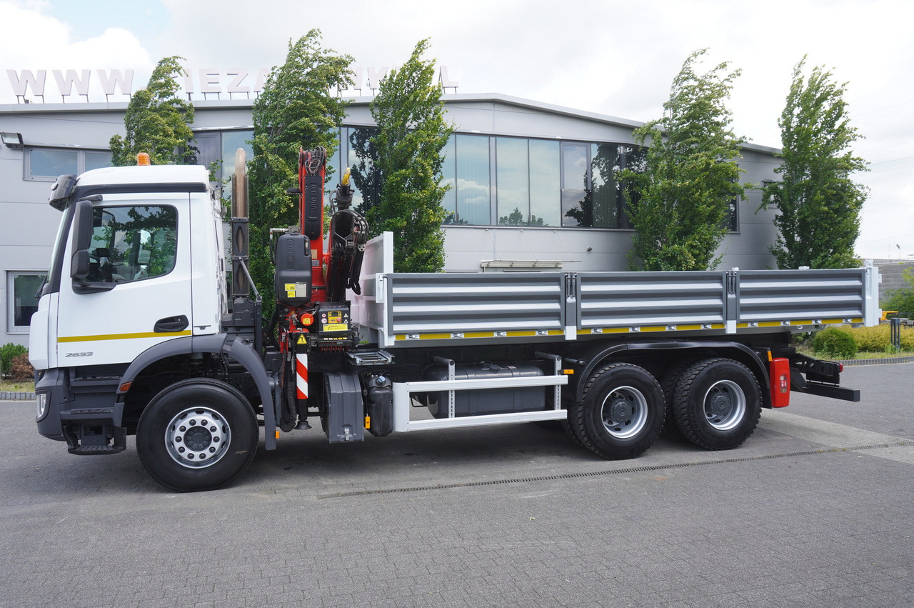 MERCEDES-BENZ AROCS 2633 6x4 / 5.5 T crane FASSI F135 / Tipper 15 EPAL - Pritsche LKW, Autokran: das Bild 3 MERCEDES-BENZ AROCS 2633 6x4 / 5.5 T crane FASSI F135 / Tipper 15 EPAL - Pritsche LKW, Autokran: das Bild 3