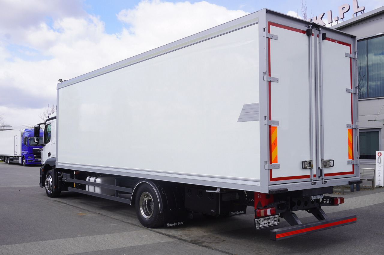 MERCEDES-BENZ Actros 1824 / Refrigerator / Carrier Supra 1250 / Sleeping cabin - Kühlkoffer LKW: das Bild 5 MERCEDES-BENZ Actros 1824 / Refrigerator / Carrier Supra 1250 / Sleeping cabin - Kühlkoffer LKW: das Bild 5