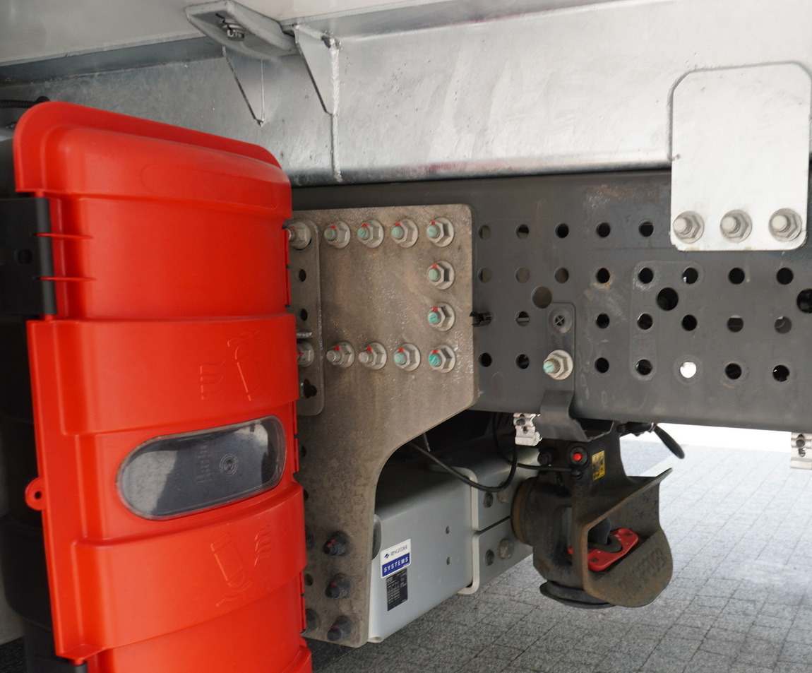 NEU: Kühlkoffer LKW MERCEDES-BENZ Actros 2545 MP5 6×2 E6 / NEW Igloocar refrigerator / 19 pallets: das Bild 9