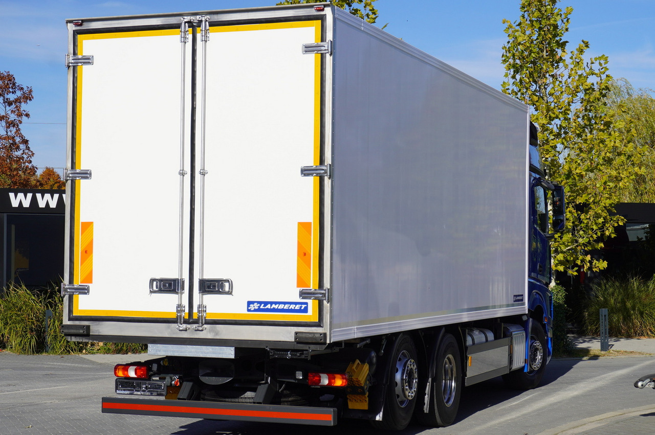 MERCEDES-BENZ Actros 2548 E6 / GIGA / Cab Lounge chair / Lamberet Refrigerator / Carrier Supra 950 - Kühlkoffer LKW: das Bild 3 MERCEDES-BENZ Actros 2548 E6 / GIGA / Cab Lounge chair / Lamberet Refrigerator / Carrier Supra 950 - Kühlkoffer LKW: das Bild 3