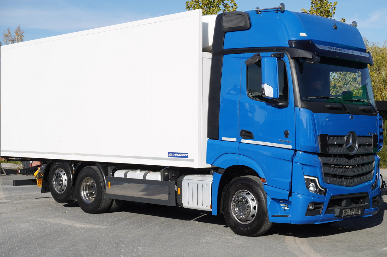 MERCEDES-BENZ Actros 2548 E6 / GIGA / Cab Lounge chair / Lamberet Refrigerator / Carrier Supra 950 - Kühlkoffer LKW: das Bild 2 MERCEDES-BENZ Actros 2548 E6 / GIGA / Cab Lounge chair / Lamberet Refrigerator / Carrier Supra 950 - Kühlkoffer LKW: das Bild 2