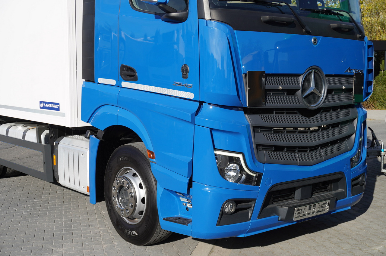 Kühlkoffer LKW MERCEDES-BENZ Actros 2548 E6 / GIGA / Cab Lounge chair / Lamberet Refrigerator / Carrier Supra 950: das Bild 11