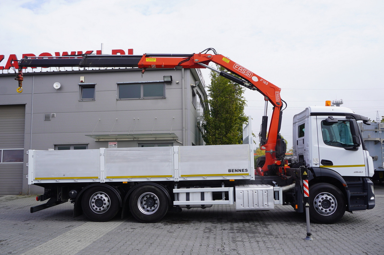 MERCEDES-BENZ Antos 2540 / Flatbed 15 EPAL / Fassi F165 / 6.1 t / 8 m reach / remote control / rotator / 1600 MTH / steered axle - Pritsche LKW, Autokran: das Bild 2 MERCEDES-BENZ Antos 2540 / Flatbed 15 EPAL / Fassi F165 / 6.1 t / 8 m reach / remote control / rotator / 1600 MTH / steered axle - Pritsche LKW, Autokran: das Bild 2