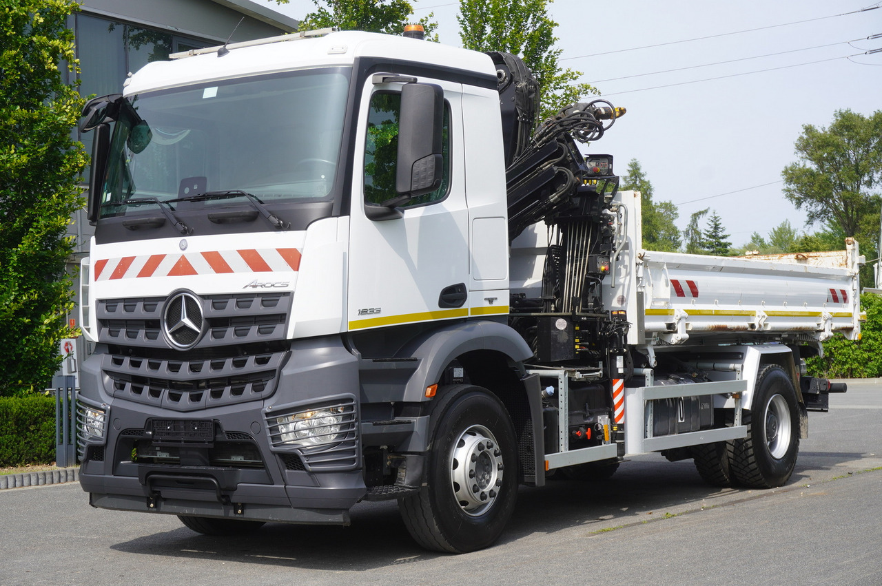 MERCEDES-BENZ Arocs 1833 / 87,000 km!!! / Hds HIAB X-DUO 128 B-2 / three-sided tipper - Pritsche LKW, Autokran: das Bild 3 MERCEDES-BENZ Arocs 1833 / 87,000 km!!! / Hds HIAB X-DUO 128 B-2 / three-sided tipper - Pritsche LKW, Autokran: das Bild 3