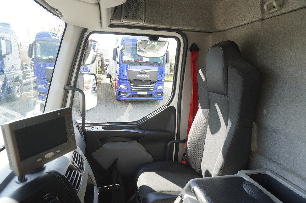 Kühlkoffer LKW RENAULT D12 / Lamberet refrigerated truck / Dhollandia tail lift 1500 kg / 130 thousand km !!: das Bild 27 Kühlkoffer LKW RENAULT D12 / Lamberet refrigerated truck / Dhollandia tail lift 1500 kg / 130 thousand km !!: das Bild 27