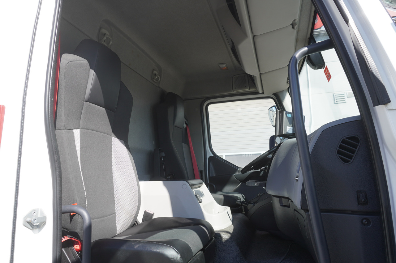 Kühlkoffer LKW RENAULT D12 / Lamberet refrigerated truck / Dhollandia tail lift 1500 kg / 130 thousand km !!: das Bild 22 Kühlkoffer LKW RENAULT D12 / Lamberet refrigerated truck / Dhollandia tail lift 1500 kg / 130 thousand km !!: das Bild 22