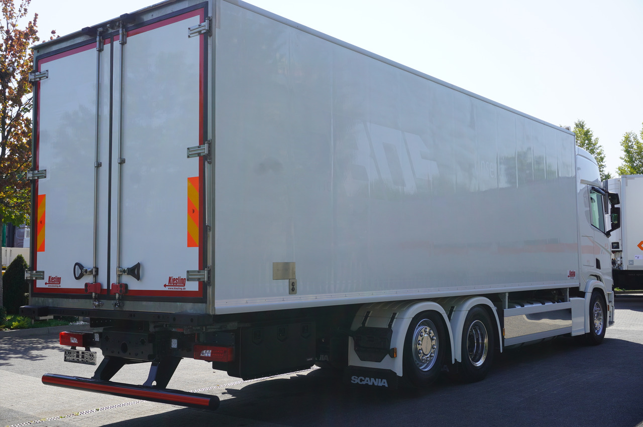 SCANIA R500 Hook-Up Refrigerated Truck KIESLING 20 EPAL / Carrier Supra 1250 Silent - Kühlkoffer LKW: das Bild 4 SCANIA R500 Hook-Up Refrigerated Truck KIESLING 20 EPAL / Carrier Supra 1250 Silent - Kühlkoffer LKW: das Bild 4