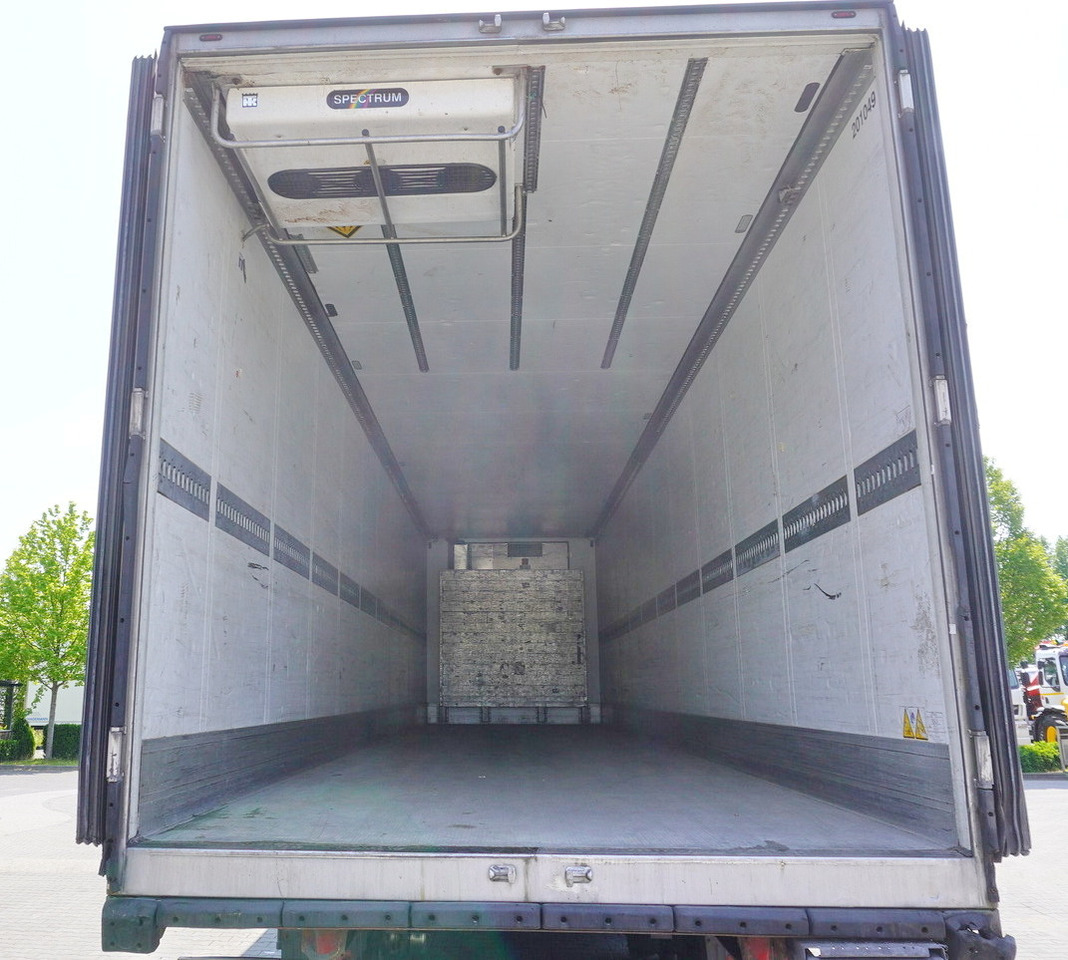 SCHMITZ refrigerated semi-trailer / Thermoking SLX E Spectrum 250 / Multitemperature - Kühlkoffer Auflieger: das Bild 3 SCHMITZ refrigerated semi-trailer / Thermoking SLX E Spectrum 250 / Multitemperature - Kühlkoffer Auflieger: das Bild 3