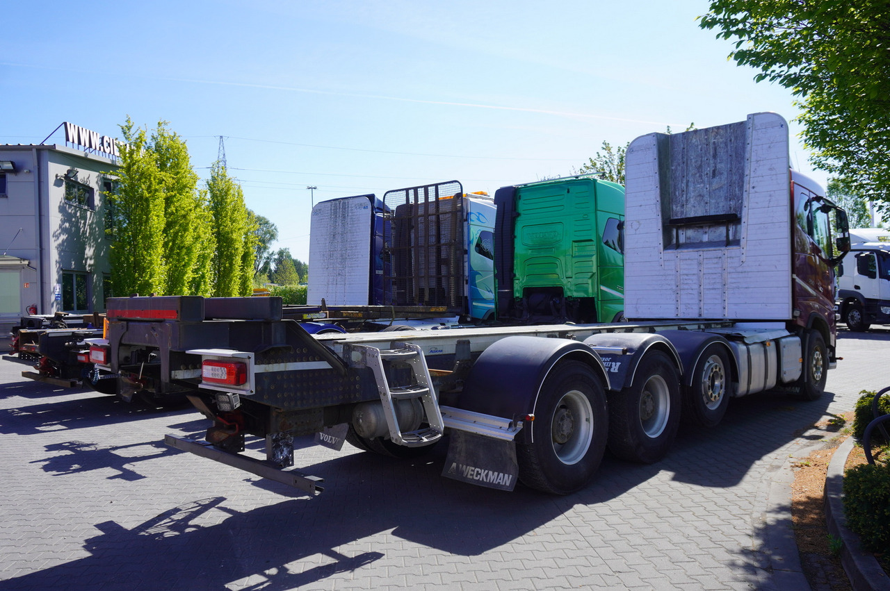 VOLVO FH16 750 / 750 HP! / chassis / 4 units 8x4 - Holztransporter: das Bild 5 VOLVO FH16 750 / 750 HP! / chassis / 4 units 8x4 - Holztransporter: das Bild 5