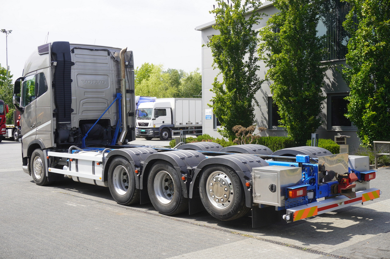 VOLVO Volvo FH16 750 8x4x4 / 750 HP! / Frame 685 cm / Steered 4th axle - Autokran: das Bild 4 VOLVO Volvo FH16 750 8x4x4 / 750 HP! / Frame 685 cm / Steered 4th axle - Autokran: das Bild 4