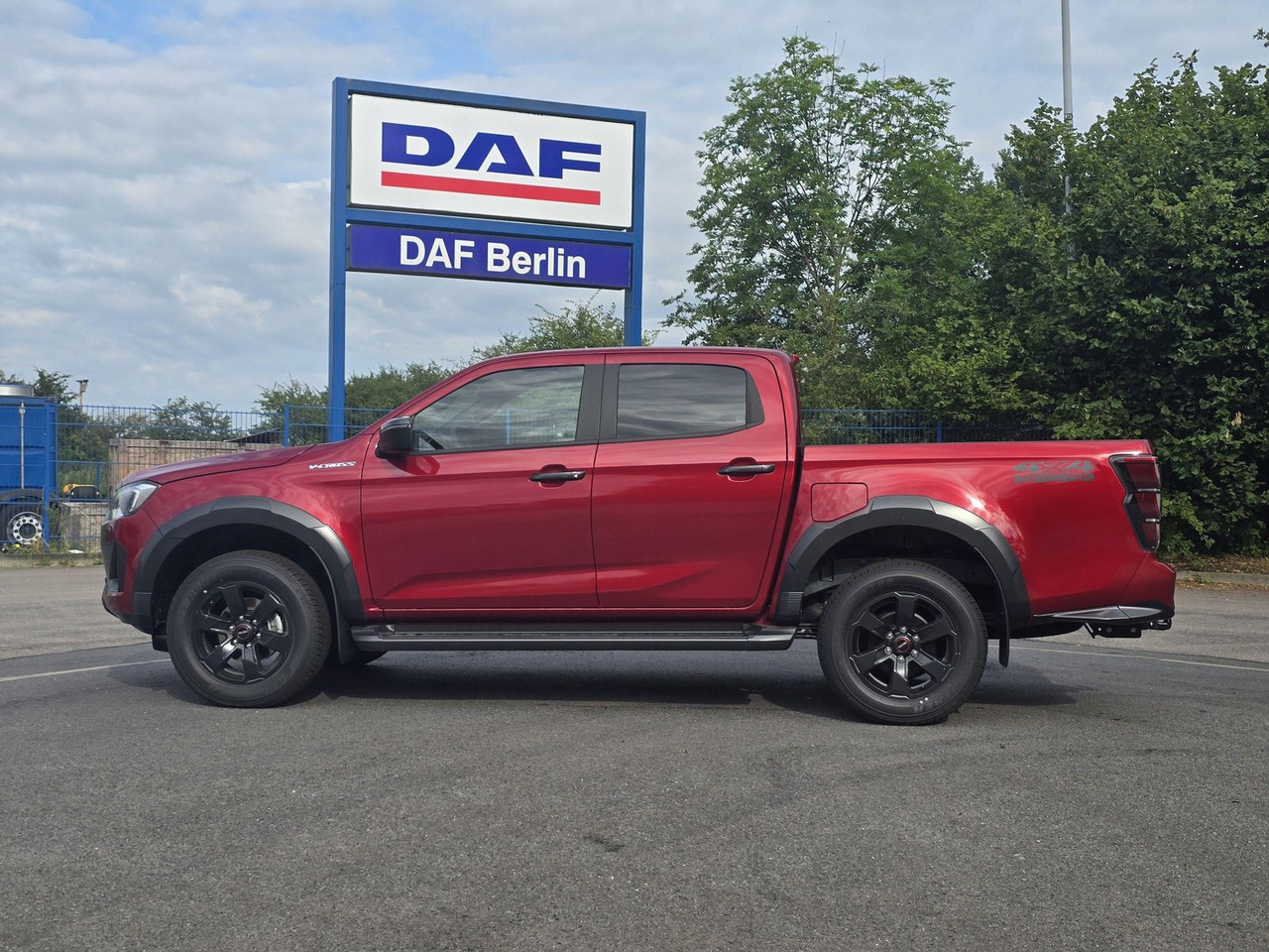 Isuzu D-Max V-Cross im Vorlauf 25er Modell - SUV/ Geländewagen: das Bild 1 Isuzu D-Max V-Cross im Vorlauf 25er Modell - SUV/ Geländewagen: das Bild 1