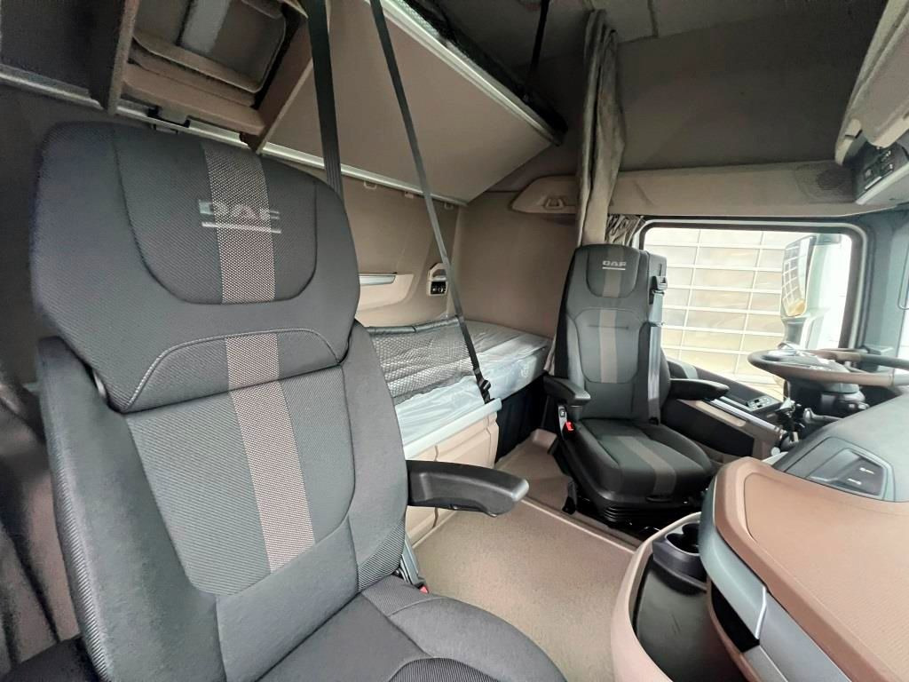 NEU: Sattelzugmaschine DAF XG+ 480 LD, MODELLJAHR 2025, Seitenverkleidungen: das Bild 13