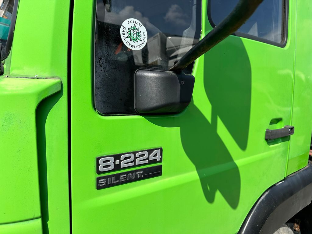 MAN 8,224 mit elekt. Seilwinde und Alurampen - Abschleppwagen: das Bild 3 MAN 8,224 mit elekt. Seilwinde und Alurampen - Abschleppwagen: das Bild 3