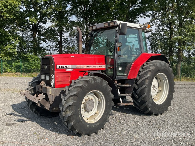 Massey Ferguson 8120 4WD Tractor - Traktor: das Bild 2 Massey Ferguson 8120 4WD Tractor - Traktor: das Bild 2