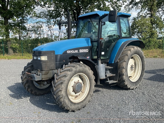 New Holland 8260 4WD Tractor - Traktor: das Bild 1 New Holland 8260 4WD Tractor - Traktor: das Bild 1