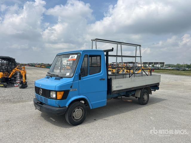 1980 Mercedes-Benz 207D Flatbed Truck - Pritsche LKW: das Bild 1 1980 Mercedes-Benz 207D Flatbed Truck - Pritsche LKW: das Bild 1