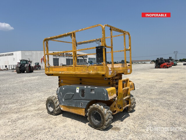 2006 Haulotte Compact 12RTE (Inoperable) Scissor Lift - Scherenbühne: das Bild 1 2006 Haulotte Compact 12RTE (Inoperable) Scissor Lift - Scherenbühne: das Bild 1